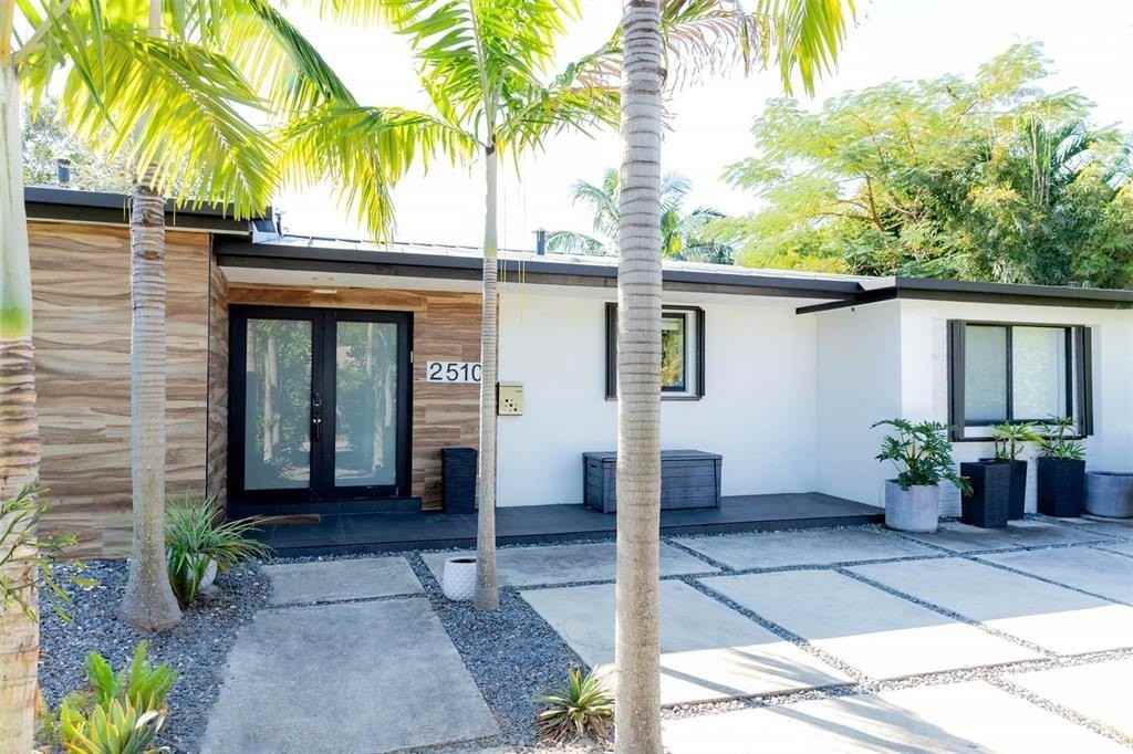 2510 Ne 207th Ter - Photo 5 of 50