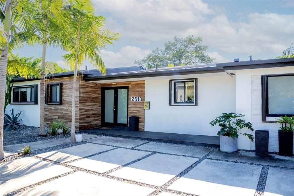 2510 Ne 207th Ter - Photo 6 of 50