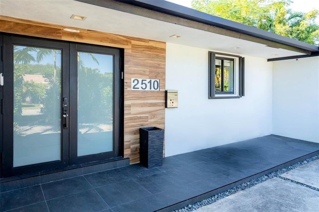 2510 Ne 207th Ter - Photo 7 of 50