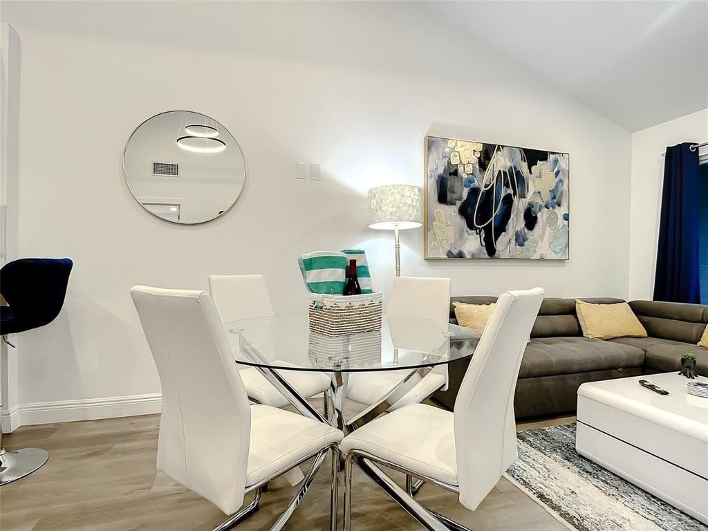 2100 Ne 45th St #1 - Photo 6 of 29