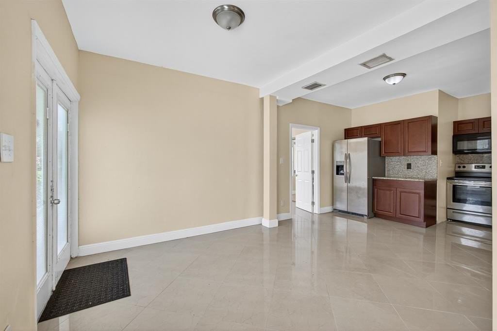 5423 Garden Ave #1 - Photo 5 of 16