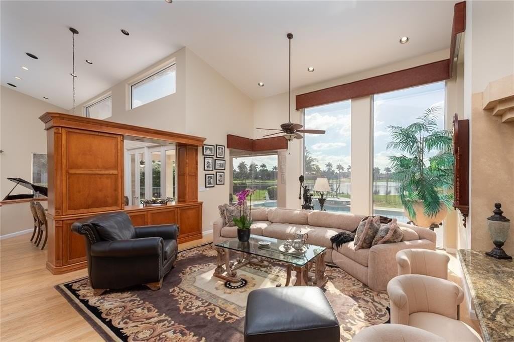 3190 Willow Ln - Photo 7 of 25