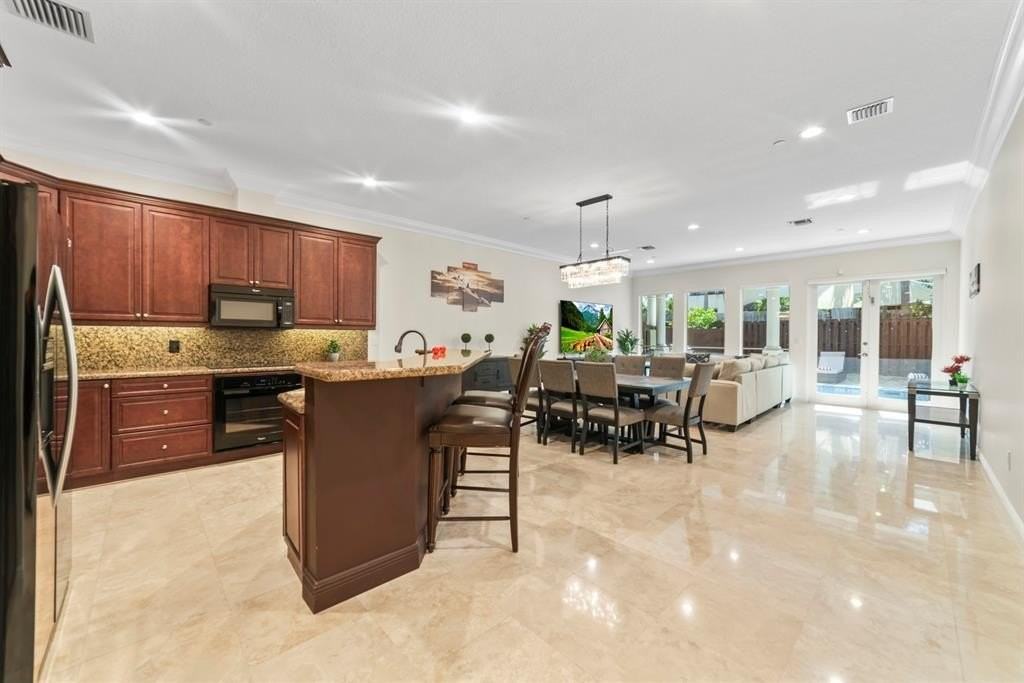 1849 Ne 26th Ave #2 - Photo 5 of 31