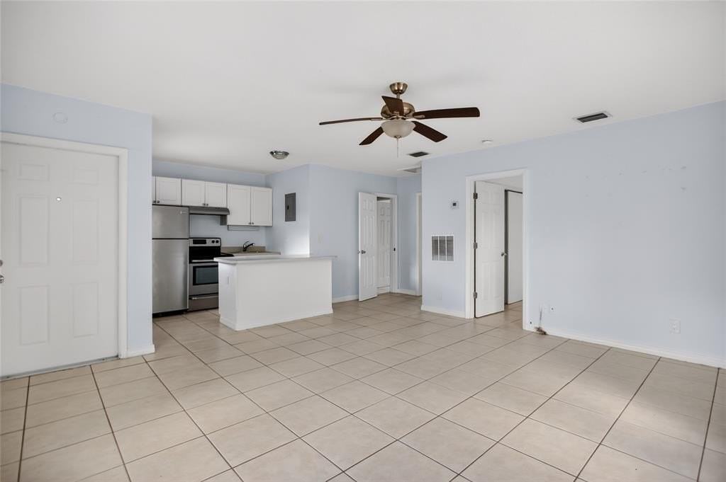 709 Sw 13th Ave #4 - Photo 5 of 18