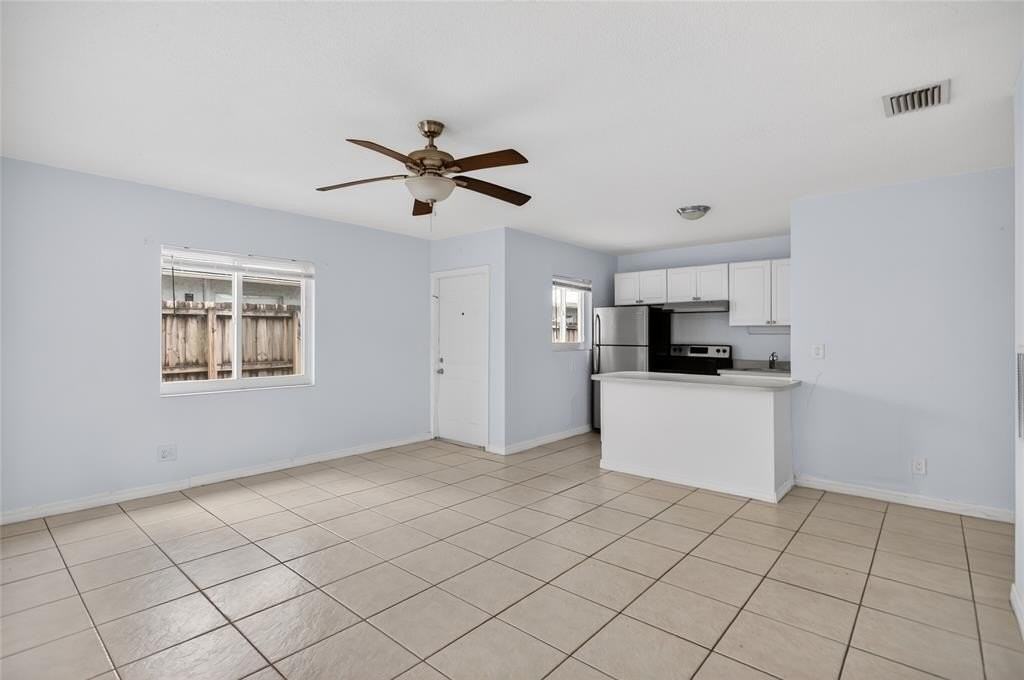 709 Sw 13th Ave #4 - Photo 6 of 18