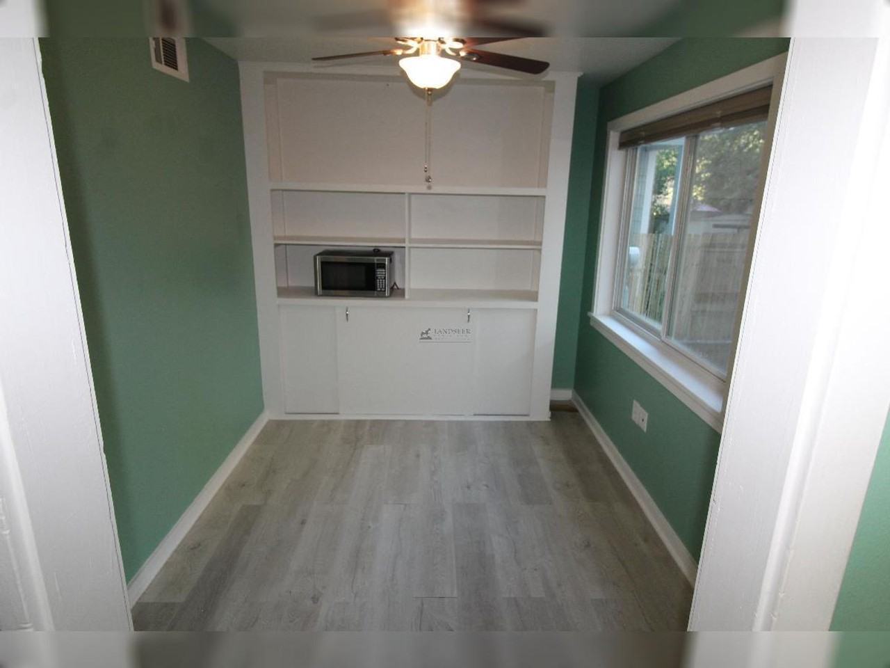 2185 44th St #C - Photo 3 of 11