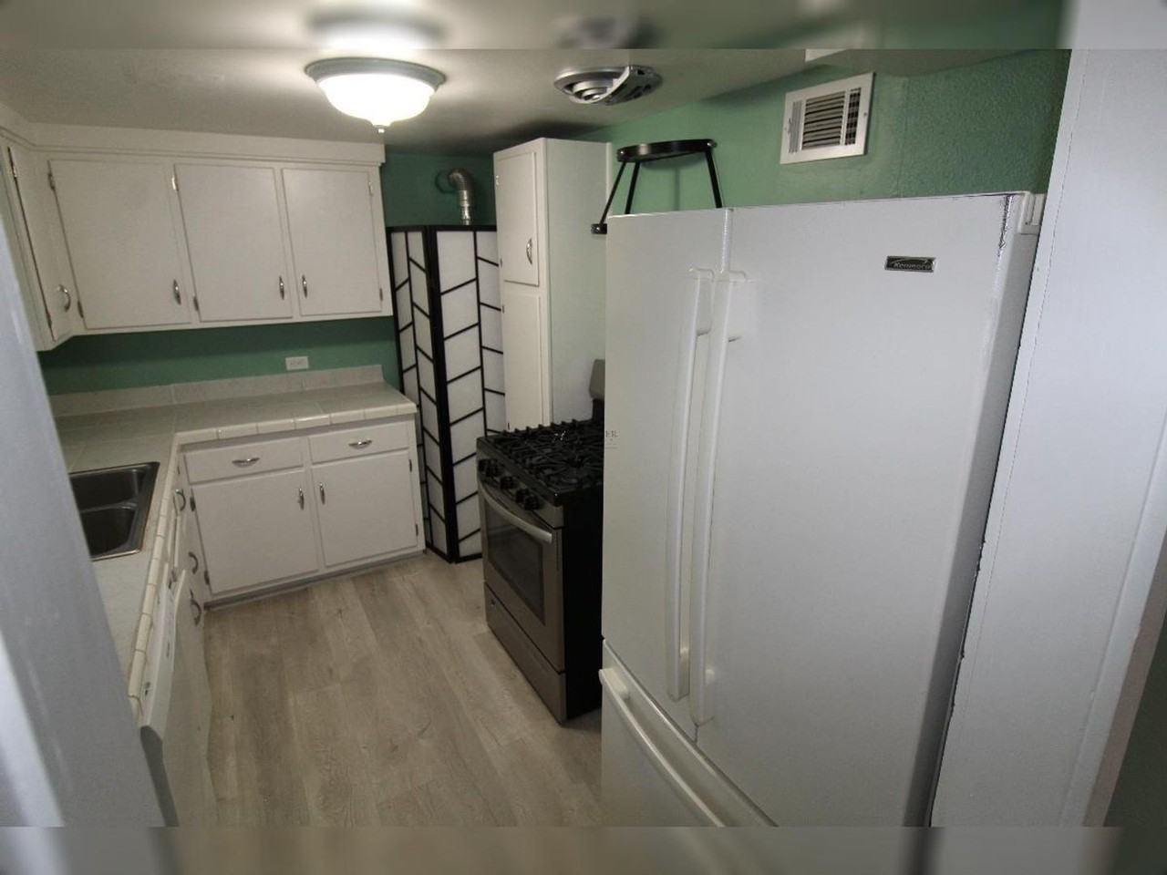 2185 44th St #C - Photo 5 of 11