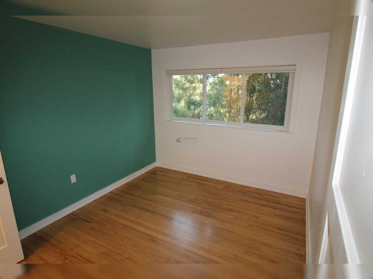 2185 44th St #C - Photo 7 of 11