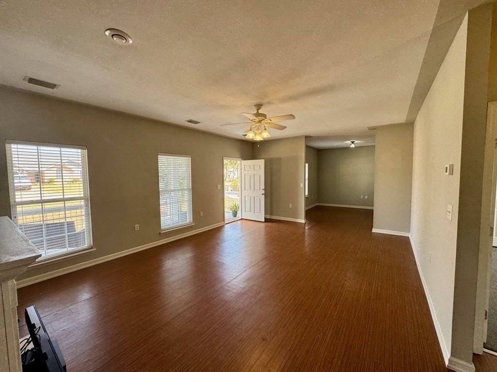 2008 Marvin Ave - Photo 4 of 31