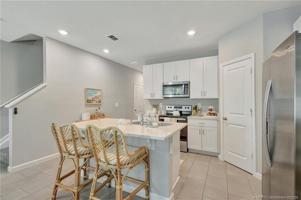 396 Se Sea Hunt Way - Photo 6 of 37