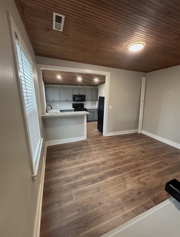 875 Nutwood St - Photo 2 of 10