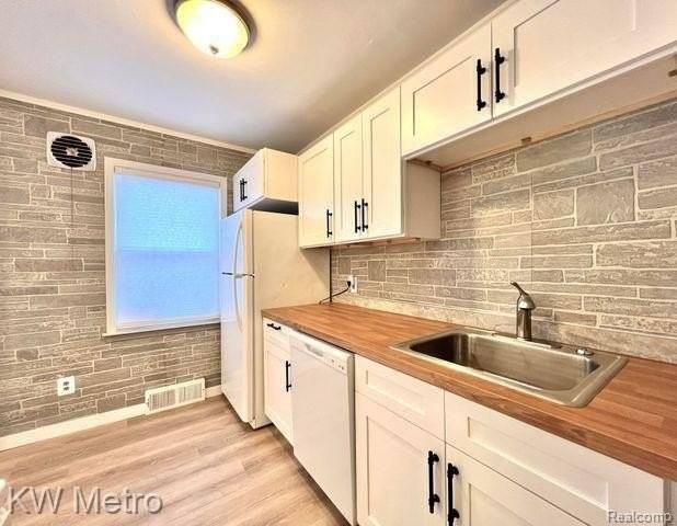 10400 Troy St - Photo 6 of 17