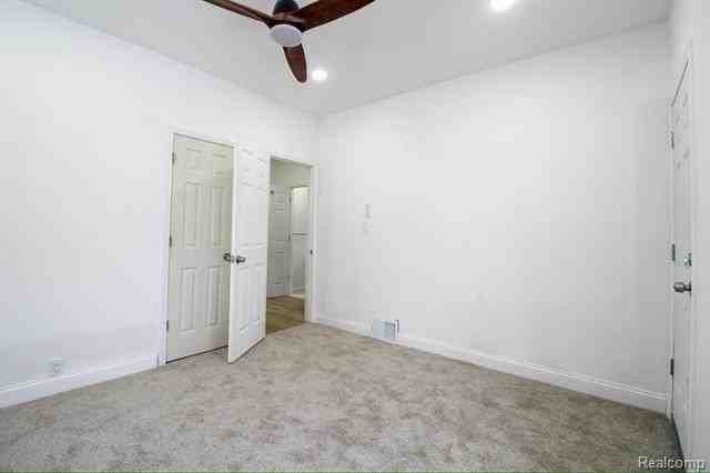 2891 W Grand St - Photo 5 of 24