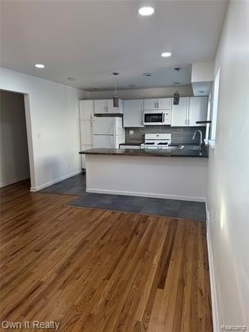 641 E Brockton Ave - Photo 5 of 14