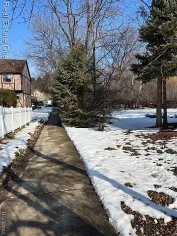 2663 Parasol Dr - Photo 3 of 44