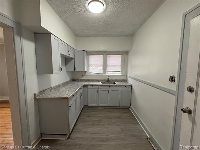 2327 Sturtevant St - Photo 5 of 14