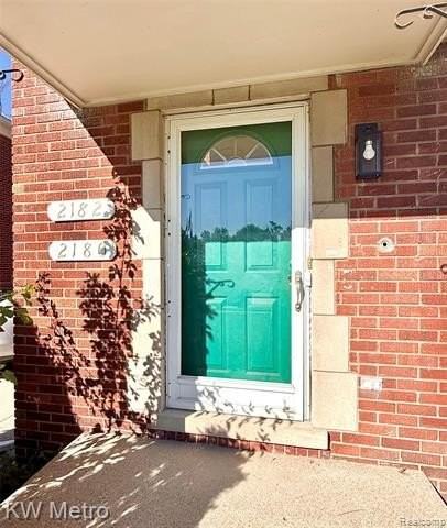 2182 Vernier Rd - Photo 2 of 32