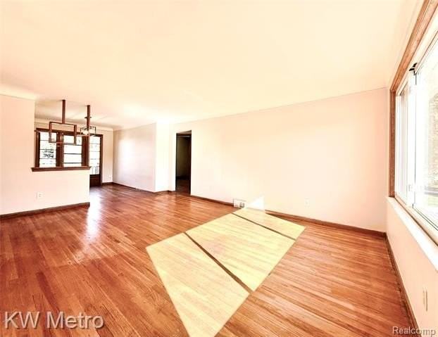 2182 Vernier Rd - Photo 6 of 32