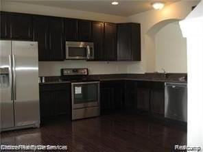 44681 Ellery Ln - Photo 2 of 8