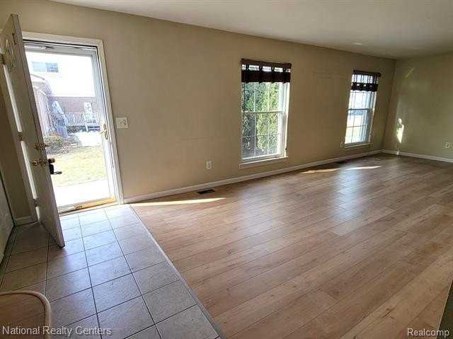 8831 Sunrise Dr - Photo 3 of 19