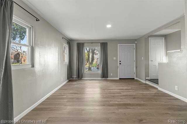 10838 Nottingham Rd - Photo 3 of 22