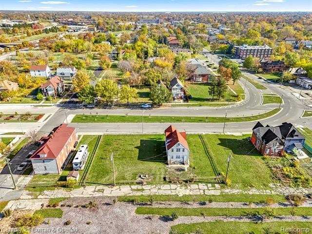 1973 E Grand Unit B Boulevard - Photo 5 of 32