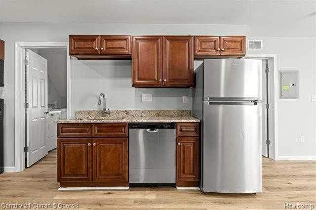 1973 E Grand Unit B Boulevard - Photo 7 of 32