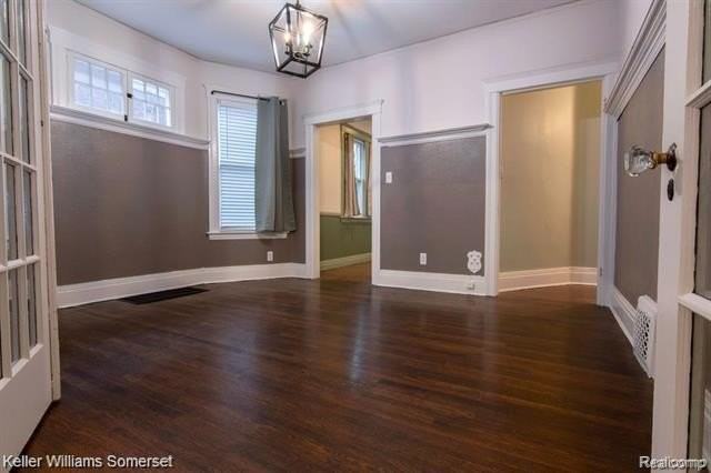 2461 Lothrop St - Photo 3 of 7