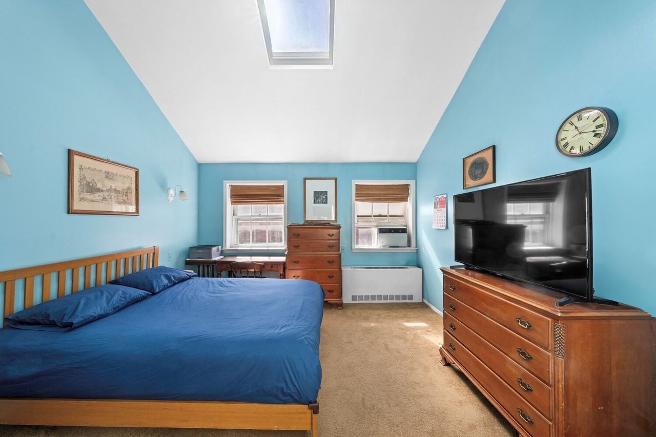 77 Horatio St #3A - Photo 6 of 9