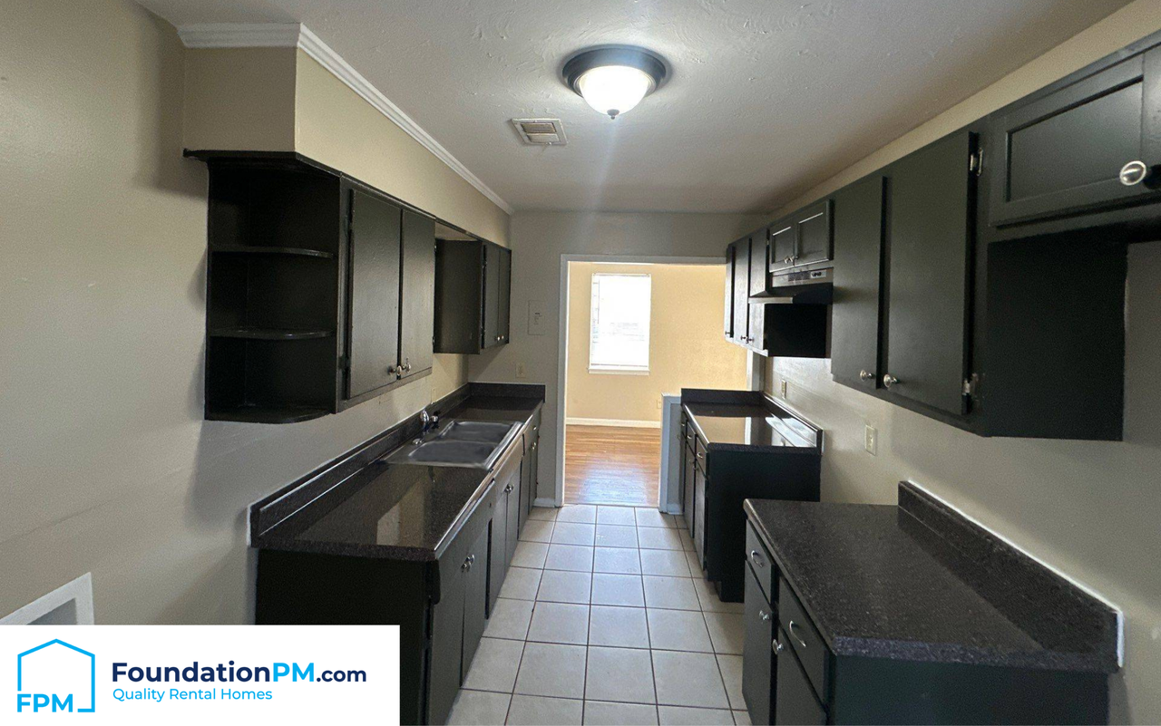 3552 Suzanne Dr #1 - Photo 3 of 15