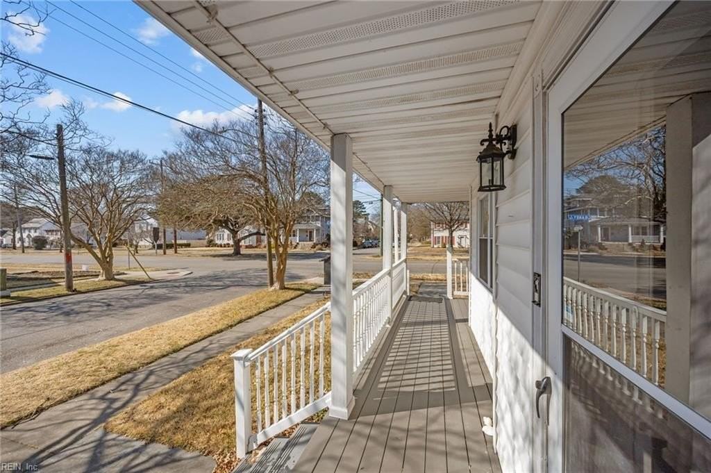 9120 Granby St - Photo 3 of 37