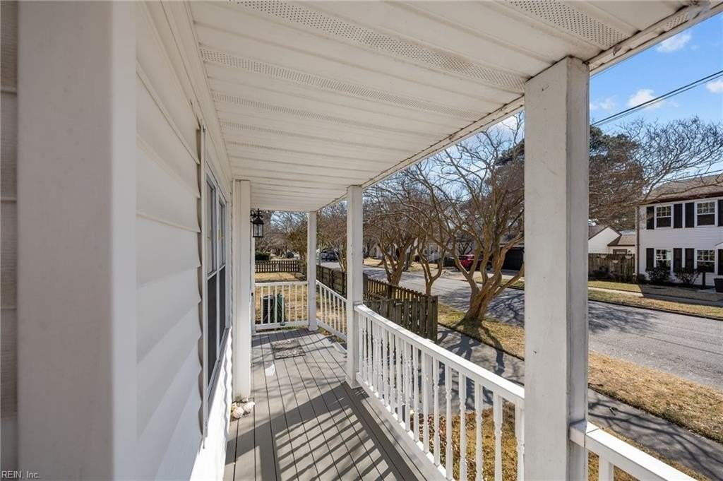 9120 Granby St - Photo 4 of 37