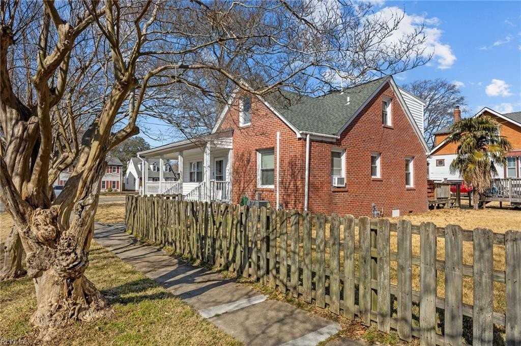 9120 Granby St - Photo 5 of 37