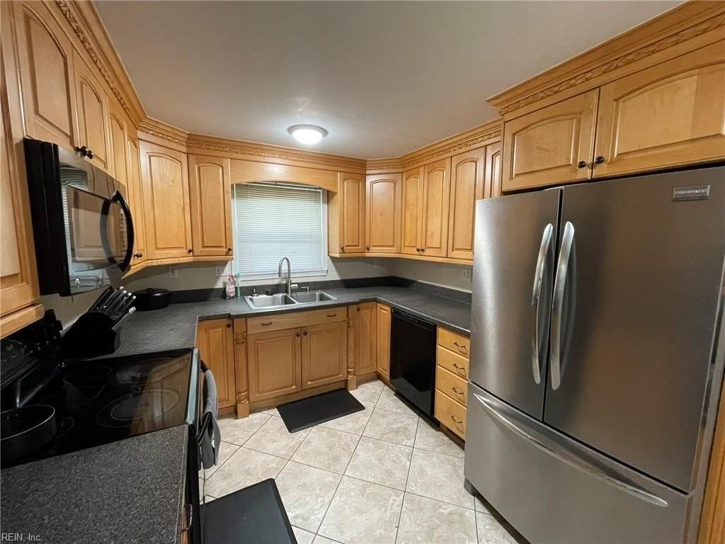 1666 Kempsville Rd - Photo 6 of 29