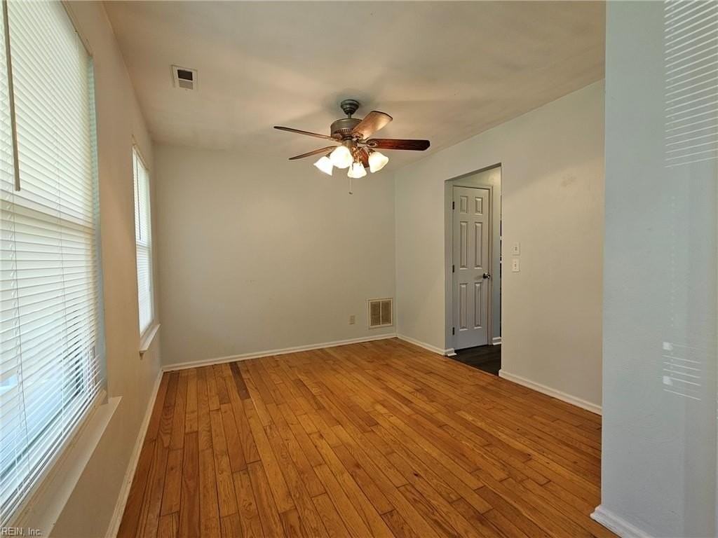 4412 Ellington Ave - Photo 3 of 34