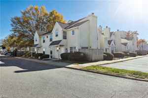 featured image of 325 Lees Mill Dr