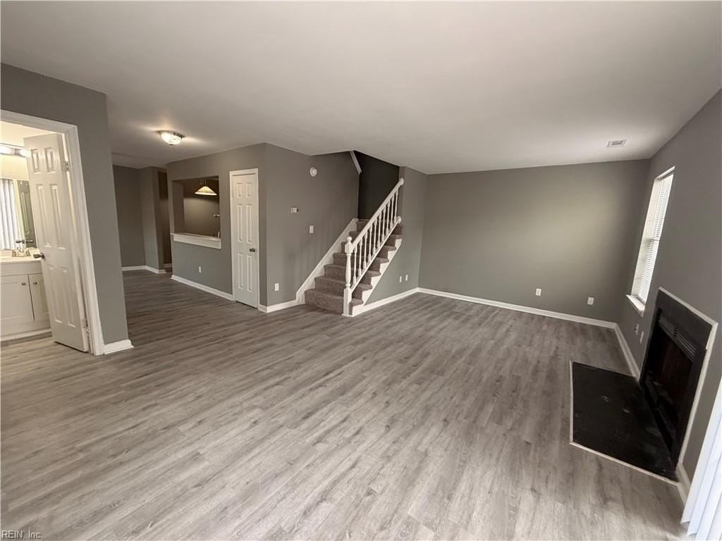 325 Lees Mill Dr - Photo 4 of 22