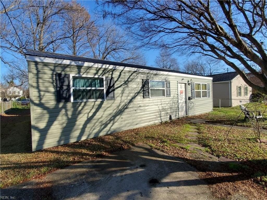 1406 W 39th St - Photo 3 of 20