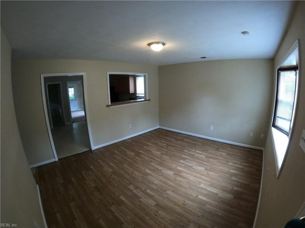 1410 W 39th St - Photo 6 of 16