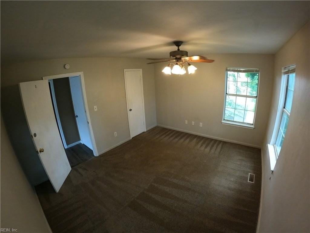 1536 W 40th St - Photo 7 of 32