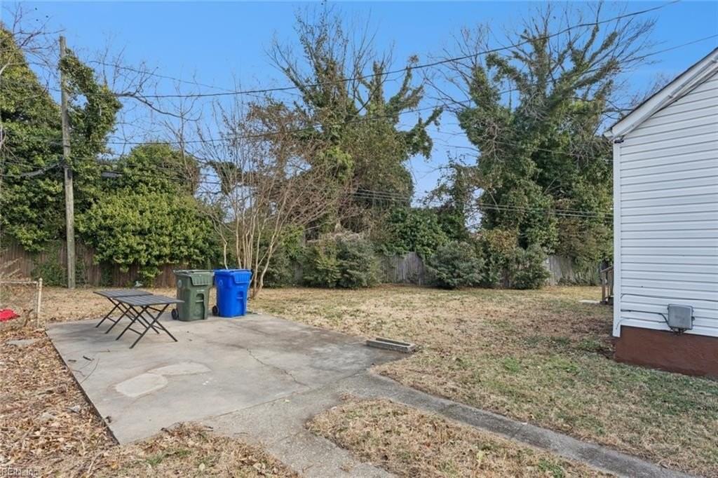 1152 Orcutt Ave - Photo 3 of 25