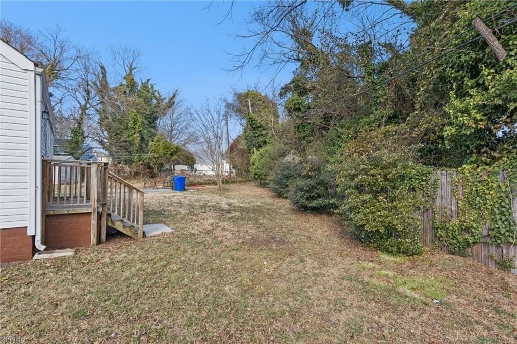 1152 Orcutt Ave - Photo 5 of 25