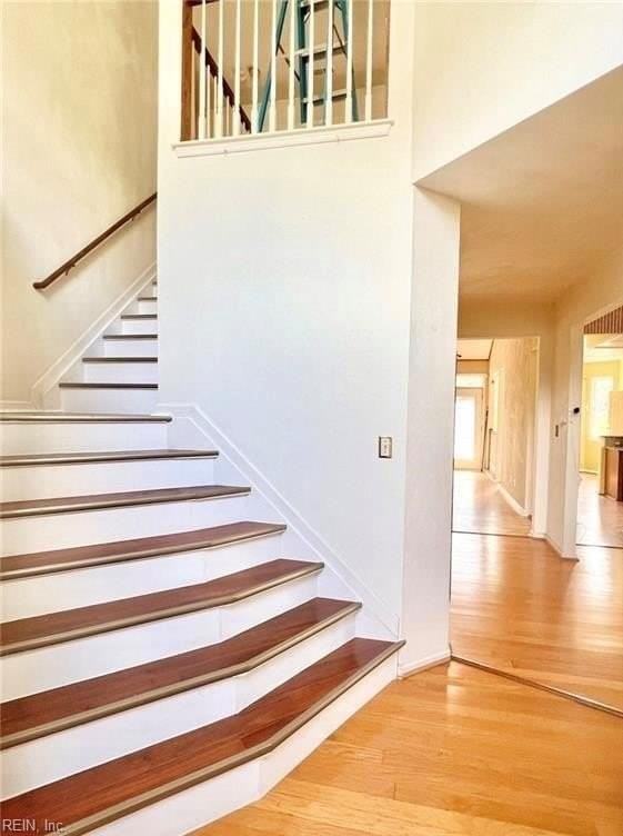 2928 Drum Point Cres - Photo 5 of 24