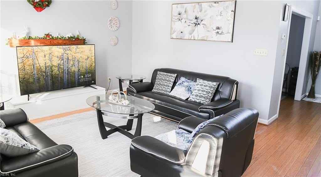 504 Sandcastle Ct - Photo 6 of 50