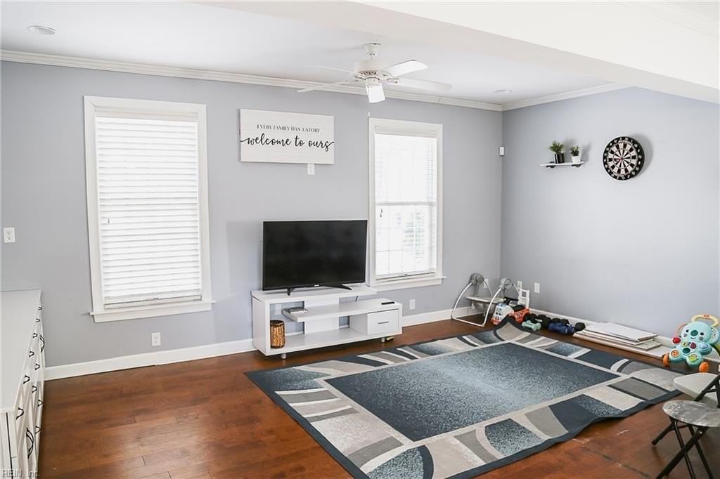 504 Sandcastle Ct - Photo 7 of 50