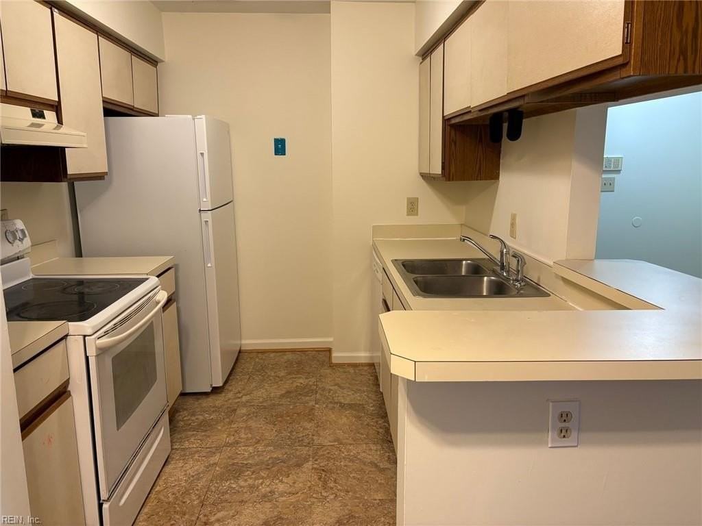 541 Pineland Cir #201 - Photo 6 of 16