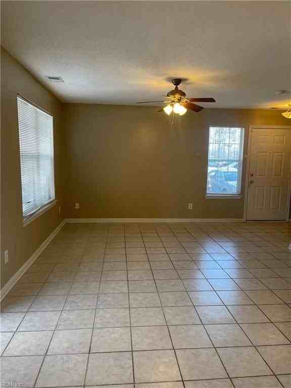 343 Gainsborough Sq #4 - Photo 3 of 20