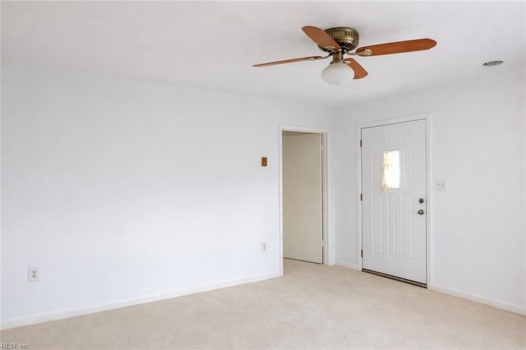 42 Jordan Dr - Photo 3 of 11