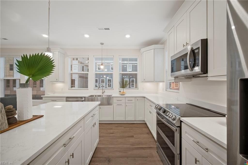 9608 21st Bay St - Photo 6 of 18