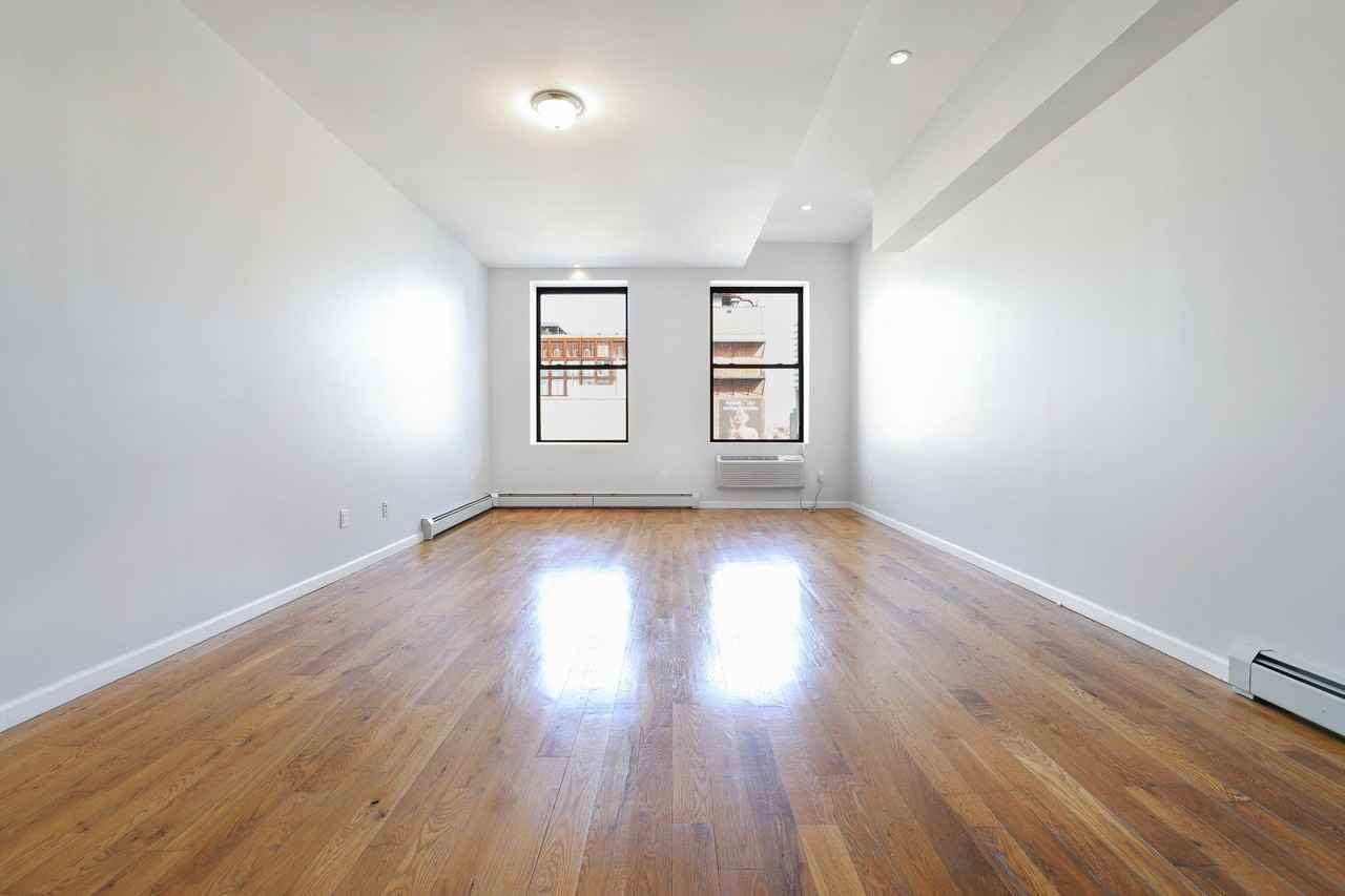 128 Wythe Ave Apt 4c #4C - Photo 3 of 8